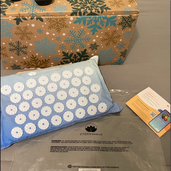 YOGA WAKE UP ACUPRESSURE PILLOW - Picture 1 of 8